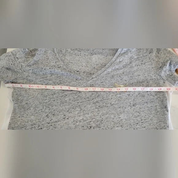 PINK Victoria's Secret Heather Gray V-Neck Tee - Picture 6 of 7